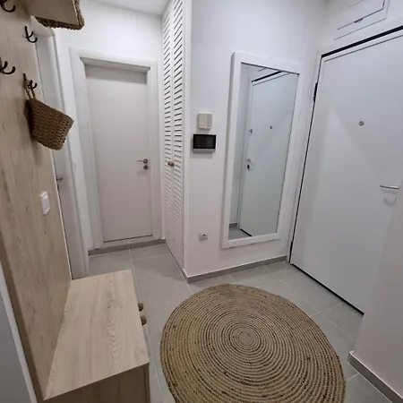 Polina - 2bd Next To Sea Garden Apartment