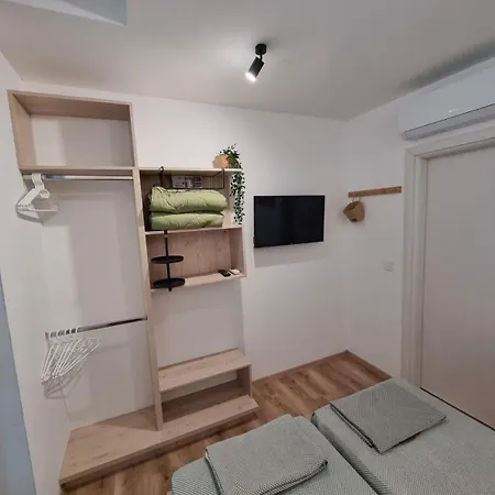 Apartment Polina - 2bd Next To Sea Garden With Parking